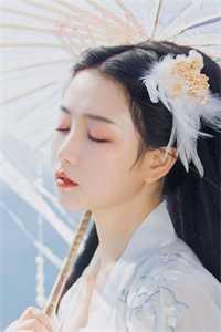 比鲁斯旁边的维斯